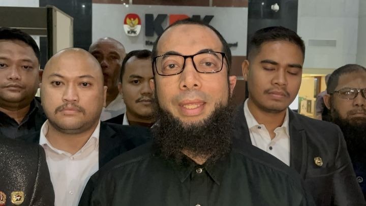 Uztad Khalid Basalamah Saat Memberi Keterangan Kepada Awak Media. MetroTV